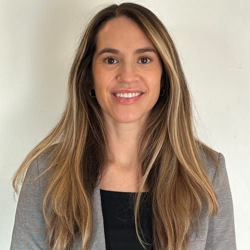 Headshot of Allison Arnold, LCSW