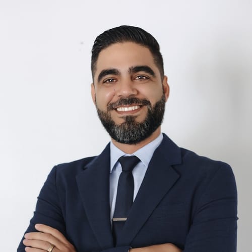 Headshot of Gilberto Barciela, APRN