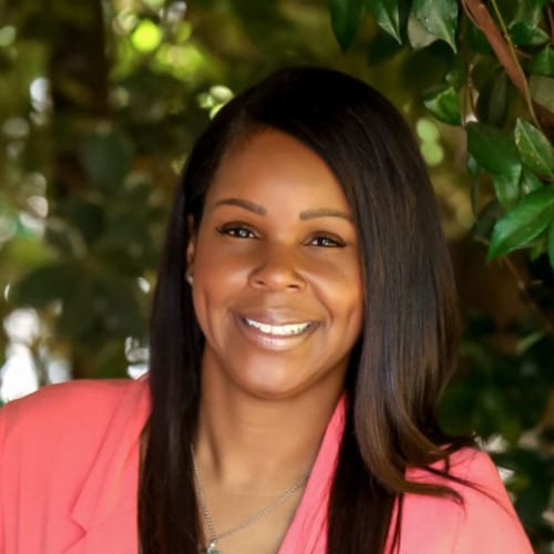 Headshot of Taronda Jones, LCSW