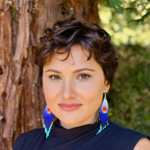 Headshot of Sheri Noxon, LMFT