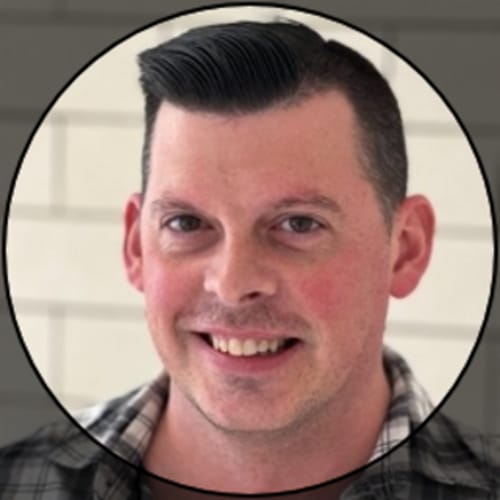Headshot of Thomas Peterson, LPCC