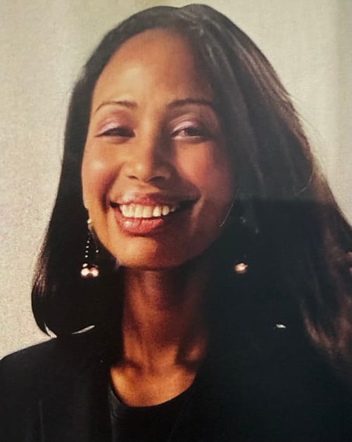 Headshot of Rosa Sanchez-LePond, LPC