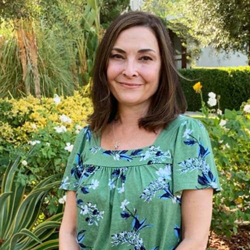 Headshot of Karen Bardavid, LMFT