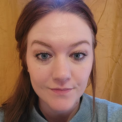 Headshot of Bernadette Holyoke, LPC