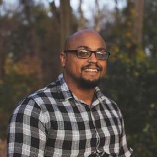 Headshot of Antonio Fernandez, LPC