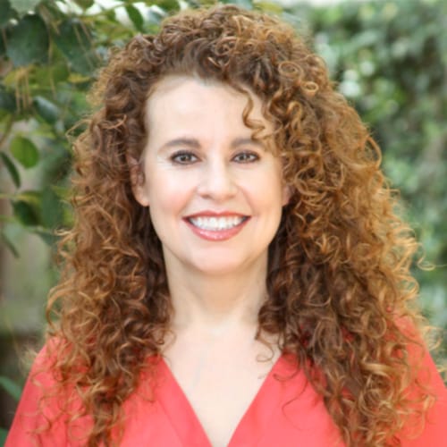 Headshot of Linda Nadler, LPC
