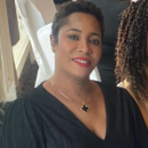 Headshot of Gina Docteur Metellus, APN