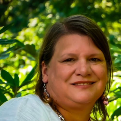 Headshot of Mindy Pacileo, LPC