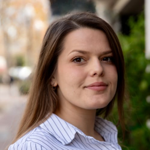 Headshot of Stephanie Garris, LCSW