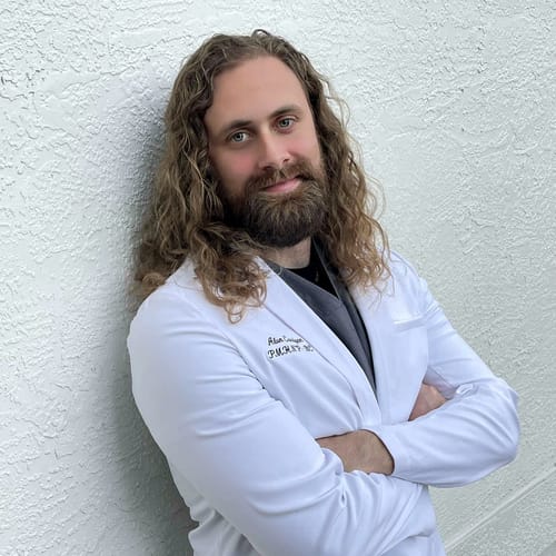 Headshot of Alon Corrigan, APRN