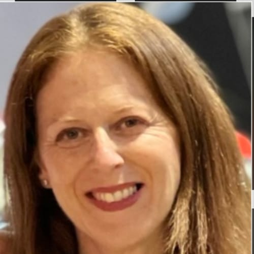 Headshot of Elana Rezmovitch, LCSW