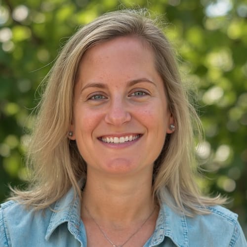 Headshot of Meredith Banos, LCSW