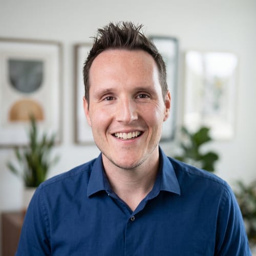 Headshot of Aaron Moon, LCSW
