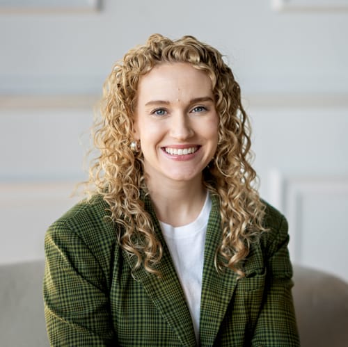 Headshot of Jackie Davis-Wright, CP