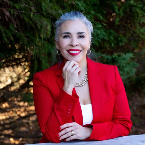 Headshot of Enjoli Pino, LPC
