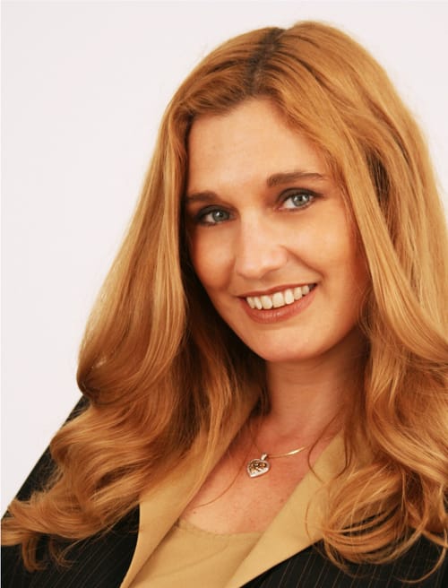 Headshot of Valeria Vilar, LMHC