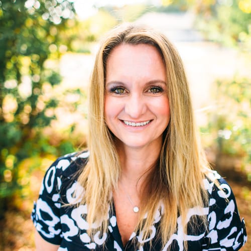 Headshot of Carolyn Litteral, LPC