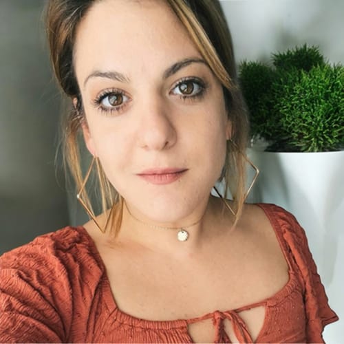 Headshot of Allie DiCostanzo, LICSW