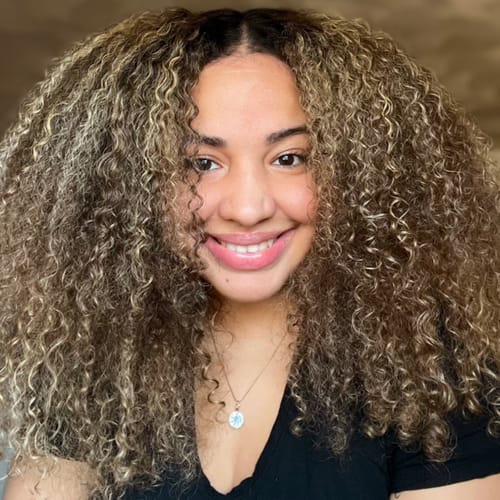 Headshot of Koralys Ozuna, LMHC