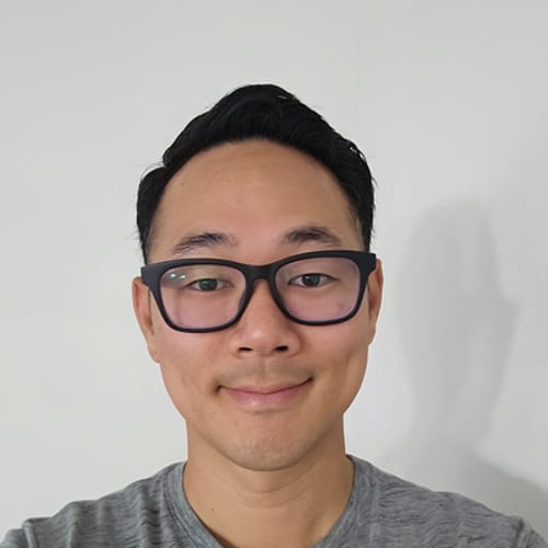 Headshot of Johnny Paik, LCSW