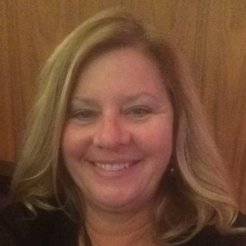 Headshot of Lauren Peterson, LCSW