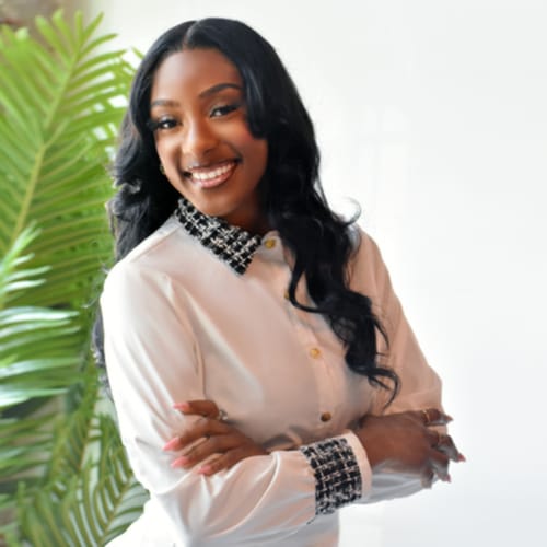 Headshot of Raven Green, LISW