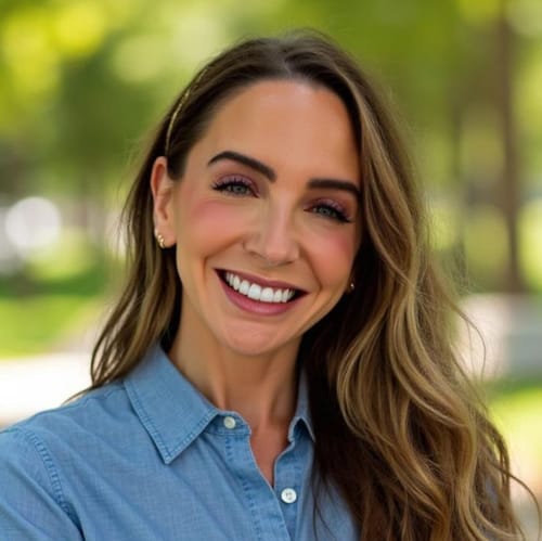 Headshot of Lauren Bils, LPCC