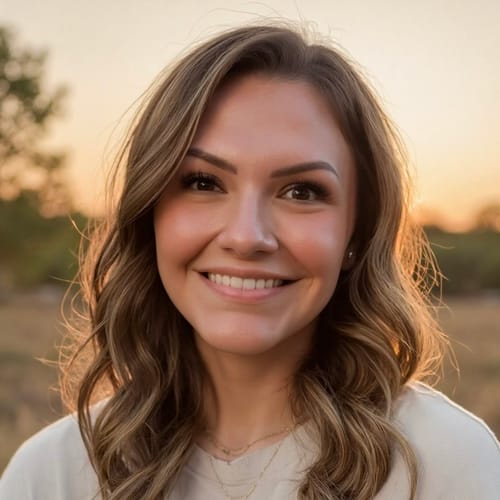 Headshot of Adriana Ascencio, LCSW