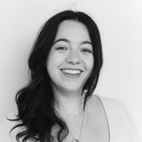 Headshot of Lynell Yasno, LMFT