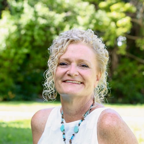 Headshot of Ellaine Peck, LMHC