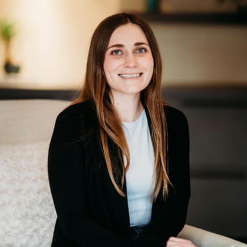 Headshot of Erin Canon, LCSW