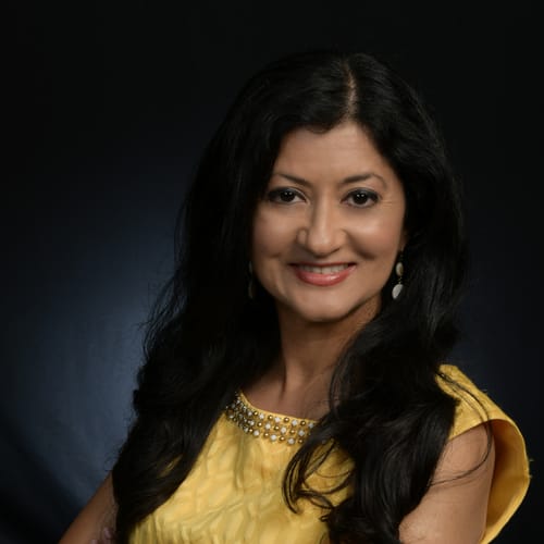 Headshot of Sini Thomas, LPC