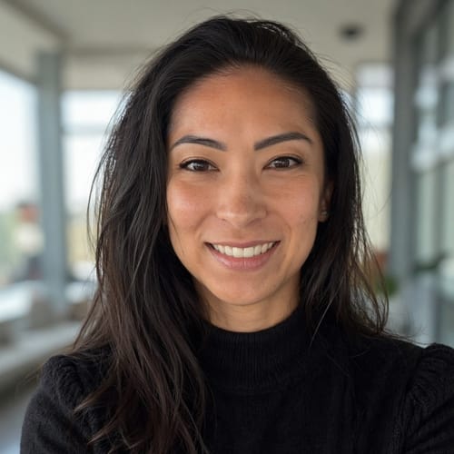 Headshot of Desiree De Pace, LMFT