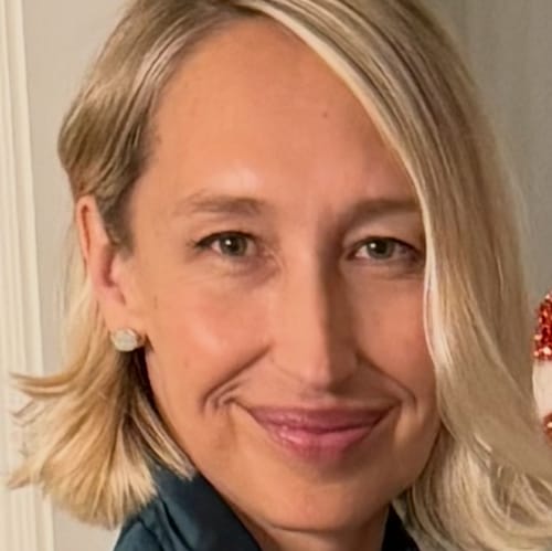 Headshot of Elaine Alexa, LCSW