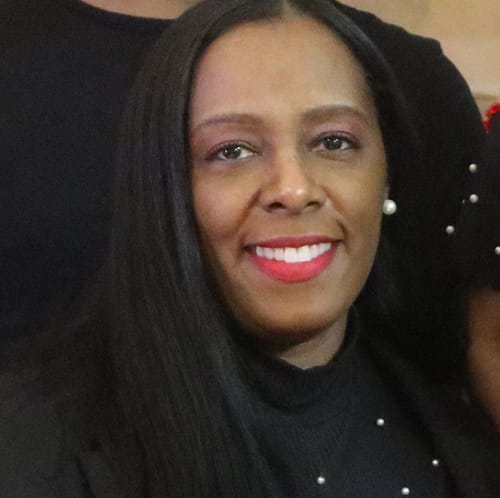 Headshot of LaQuita Vining, LPC
