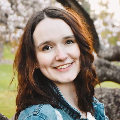 Headshot of Alyshia Collins, LMHC