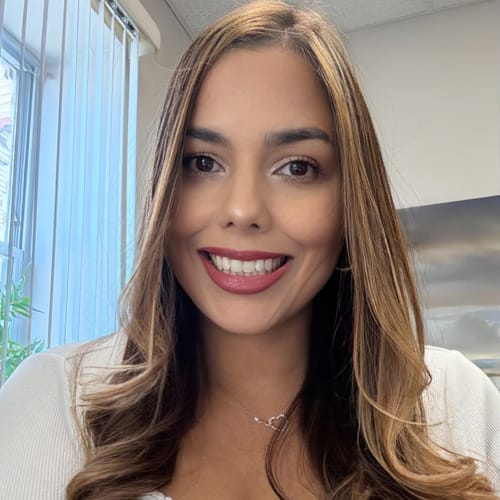 Headshot of Melisa DE LA Cruz, LMHC
