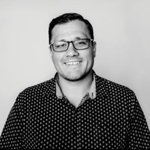 Headshot of Dennis Sellis, LCSW