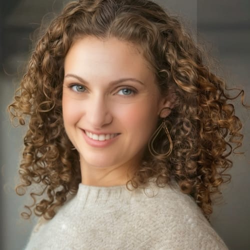 Headshot of Ariella Perkes-Schreiber, LCSW