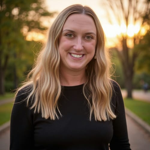 Headshot of Ellen Williams, LMSW