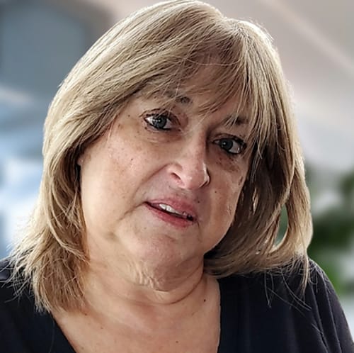 Headshot of Rosa Gordon, LCSW