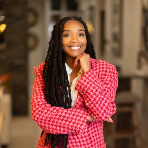 Headshot of Tonia Osborne, LPC