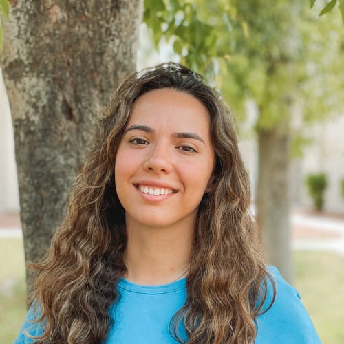 Headshot of Isabel Fernandes, LCSW