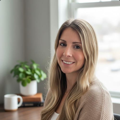 Headshot of Krystal Gliva, LCSW