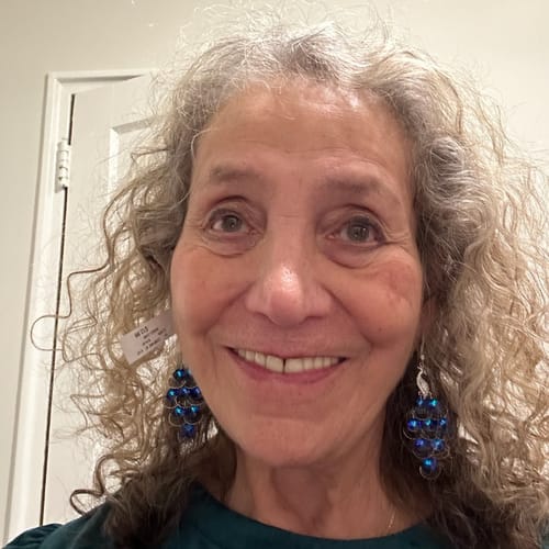 Headshot of Paula Singer, LCSW