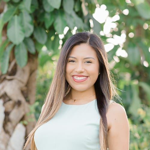 Headshot of Katherine Aparicio, LMHC_OUT_OF_STATE