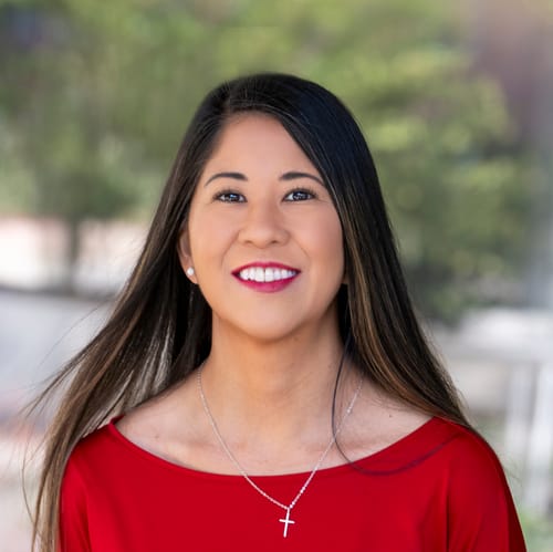 Headshot of Tina Dong, LPC