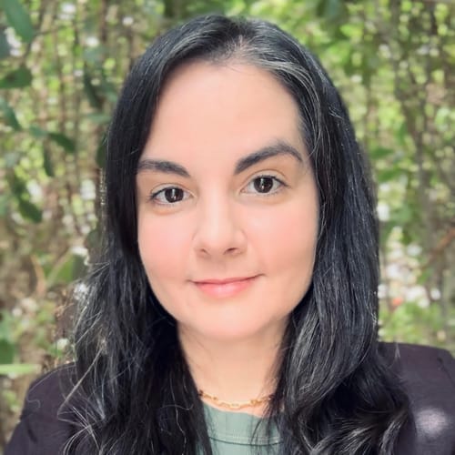 Headshot of Jenny Gomez, LCSW