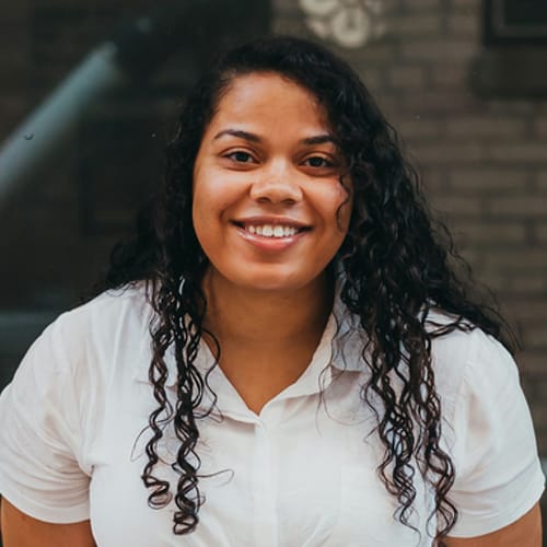 Headshot of Estella Ngoie, LMHC