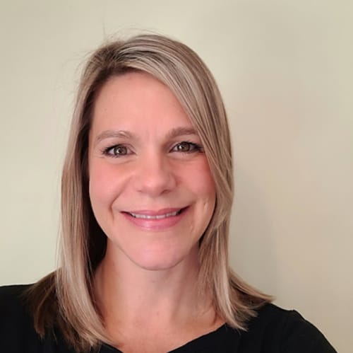 Headshot of Lindsay Walsh-Andrews, LMHC